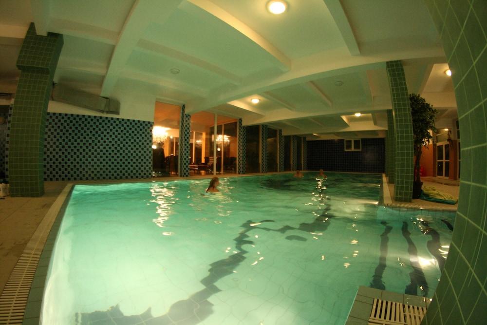 Hotel Daisy Budget Краков Экстерьер фото