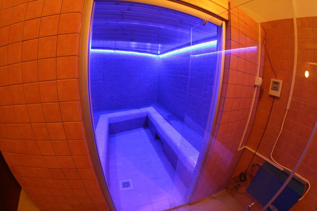 Hotel Daisy Budget Краков Экстерьер фото