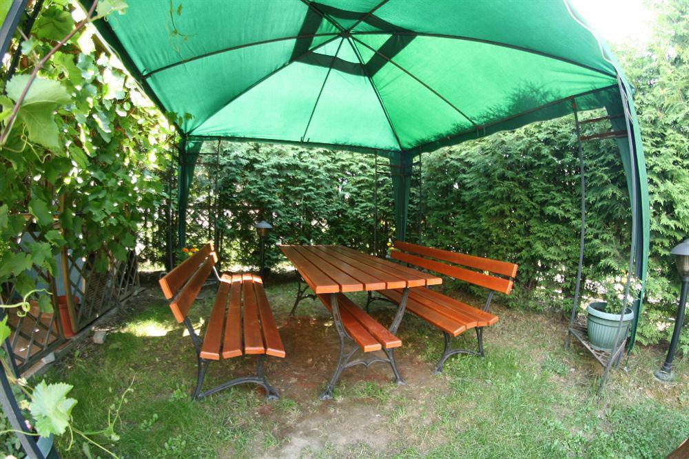 Hotel Daisy Budget Краков Экстерьер фото